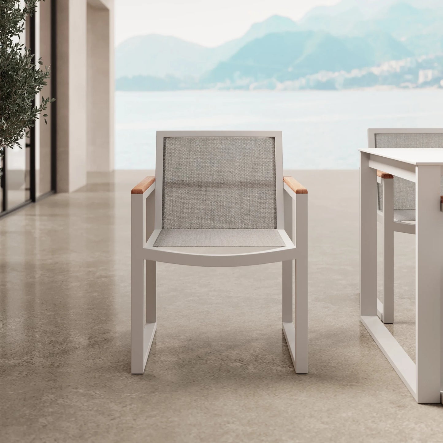 2er Set Vayla Gartenstuhl mit Armlehnen – Aluminium & Robinienholz | Aevora™ Kollektion