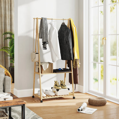 HOMCOM Bambus Kleiderständer mit Rollen, 2 offenen Regalen und 2 Haken, Kleiderständer für Eingangsbereich, Flur, Schlafzimmer 84,5x43,5x158 cm Natur