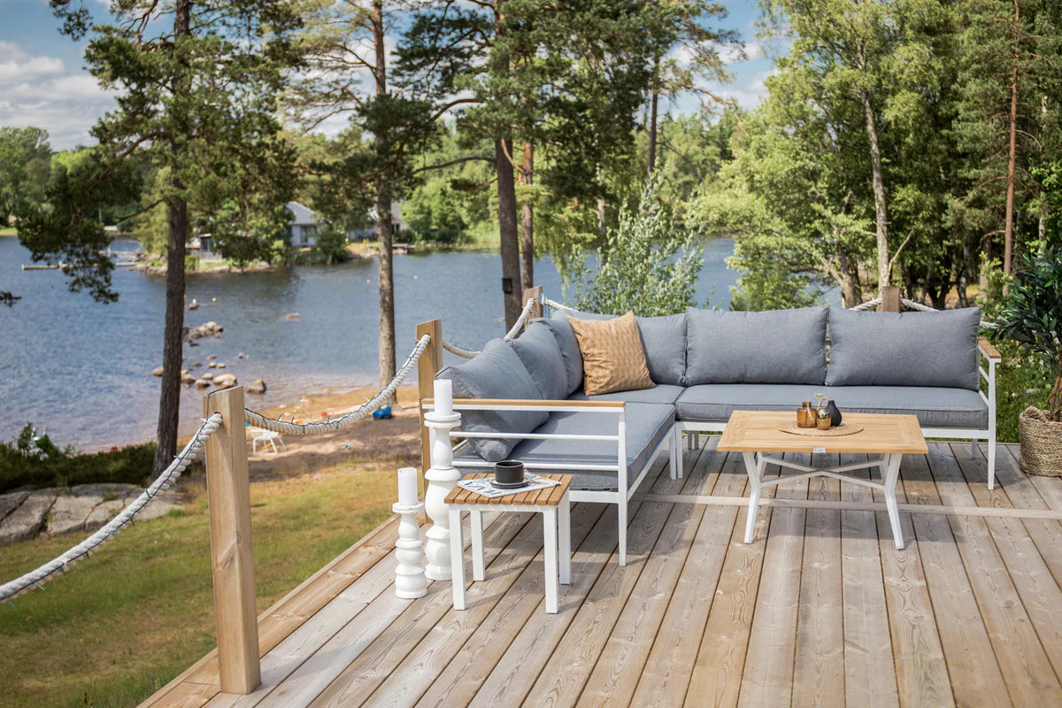 Lounge Set Puerto – aus Metall mit Teakholz-Details, inkl. Kissen