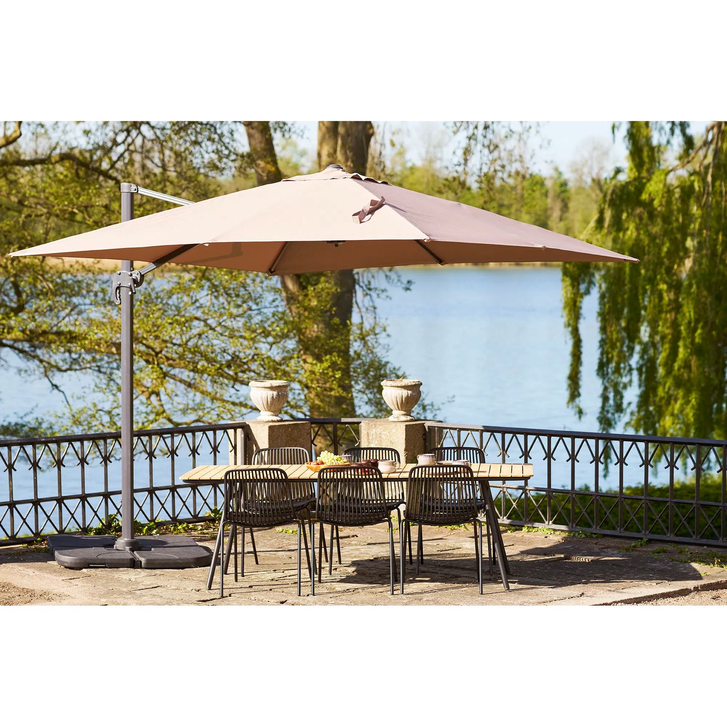Sonnenschirm Arezzo Pro – 360° Schatten in stilvollem Design