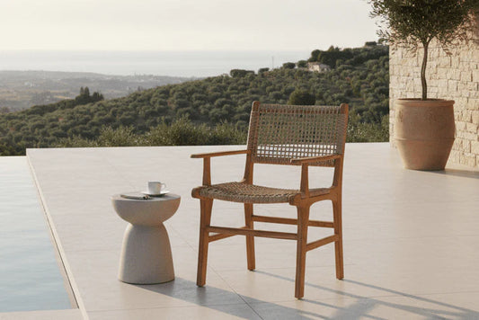 Gartenstuhl Capri mit Armlehne aus Teakholz