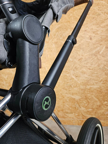 Cybex Priam 3 Kinderwagen (Gestell mit Sportsitz) - Alu-Gestell - Grau in gutem Zustand