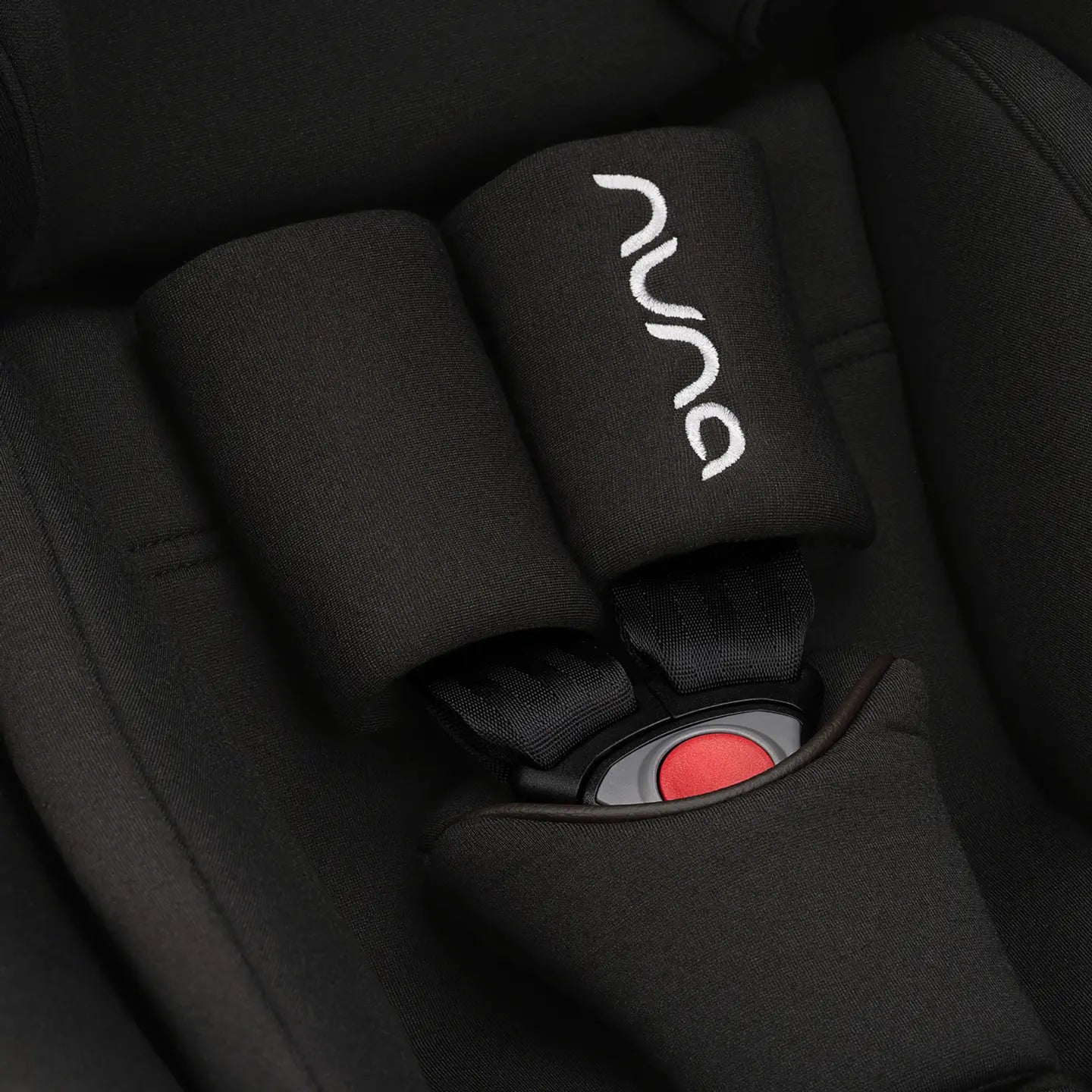 B-Ware Nuna Pipa Urbn Babyschale Autositz Kindersitz Caviar Integriertem Isofix System