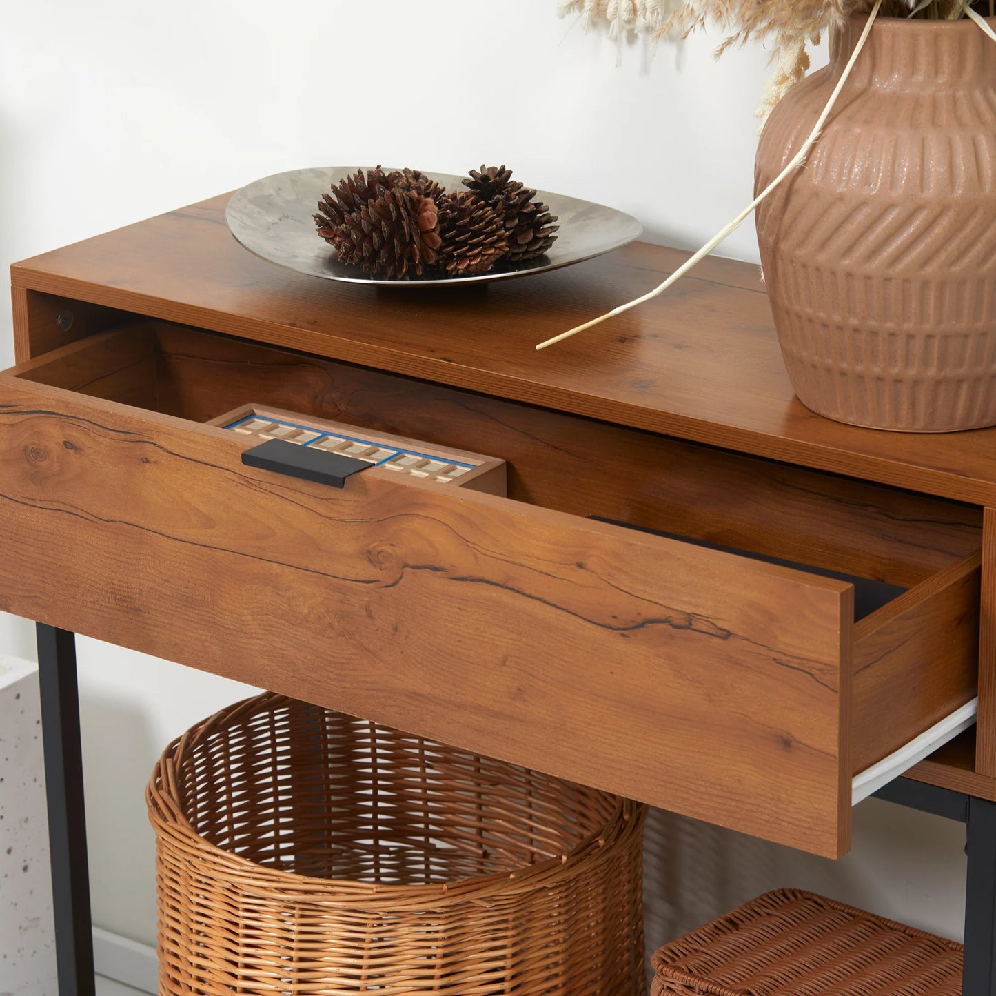 HOMCOM Konsolentisch mit Stauraum, Sofatisch im Industriedesign, Seitentisch für Flur, Wohnzimmer, Diele, Stahl, Braun, 80 x 30 x 76 cm